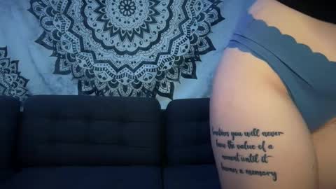 yurdreams_22 online show from December 3, 6:14 am