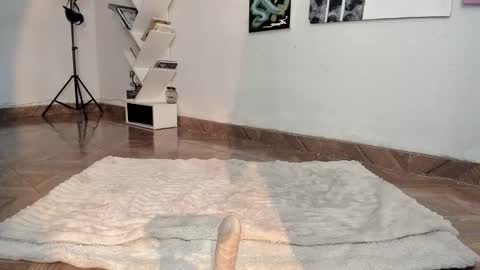 paola online show from October 24, 7:25 pm