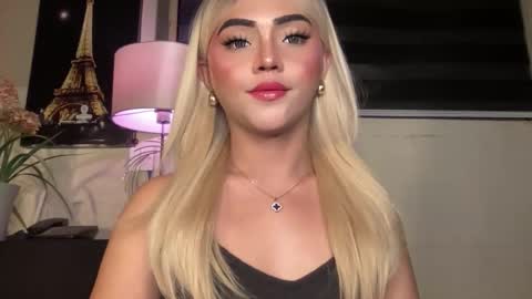 Miss Cali online show from September 25, 5:09 pm