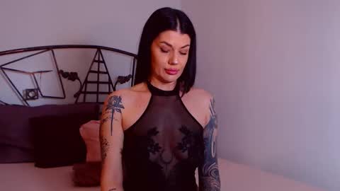 I V Y   online show from November 6, 9:51 pm