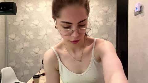 Lina online show from June 6, 5:19 pm