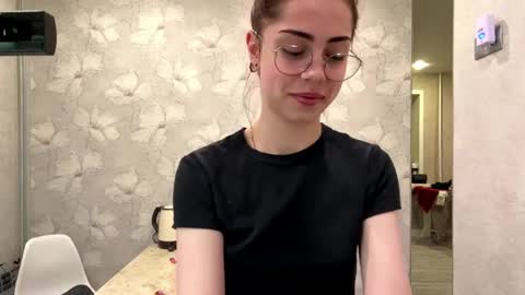 Lina online show from June 7, 5:29 pm