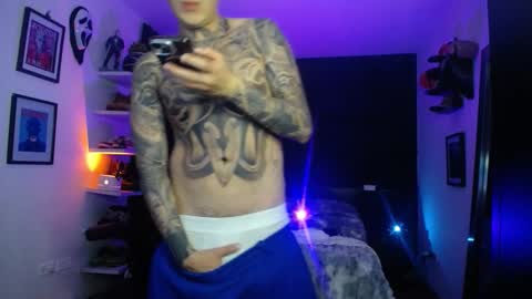 zac_muller1 online show from November 11, 5:31 am