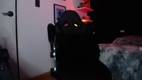 zac_muller1 online show from November 16, 8:16 am