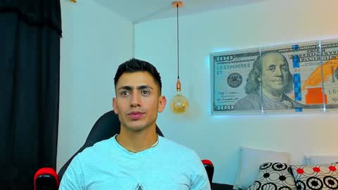 zachpri20 online show from December 5, 1:53 am