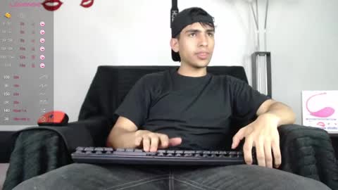 Snapshot of zack_xtreme chatting on March 1, 6:43 pm Xavi online show from March 1, 6:43 pm