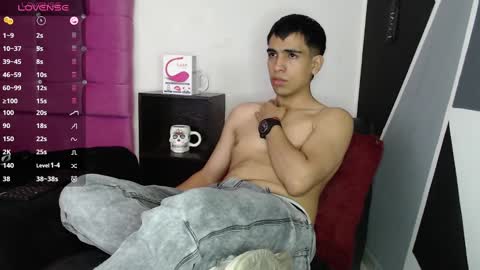 Snapshot of zack_xtreme chatting on October 7, 2:13 pm Xavi online show from October 7, 2:13 pm