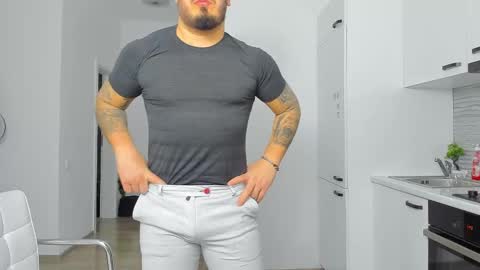 Zack online show from February 25, 11:37 pm