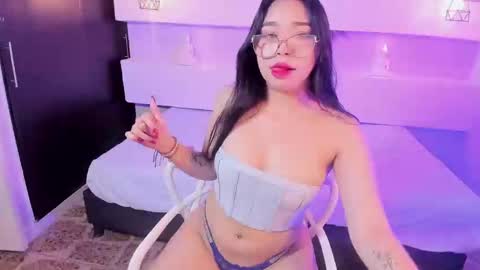 Zaira Moon online show from March 9, 8:10 pm