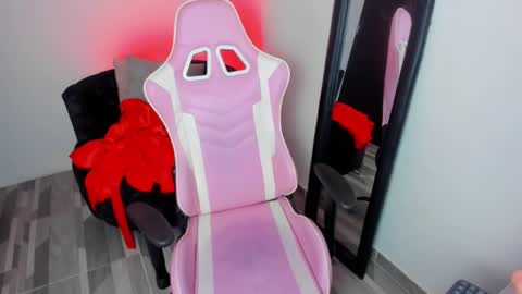 zamira_taylor online show from March 10, 11:16 pm