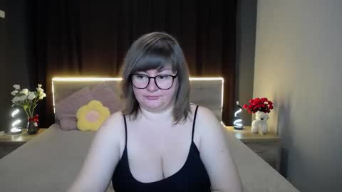 zannadreil online show from September 14, 6:20 pm