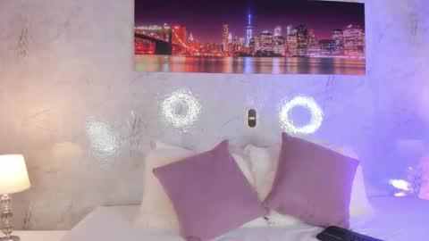 ZaraQuiinn online show from December 19, 3:07 pm