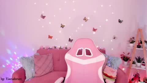 Zara online show from October 8, 1:06 pm