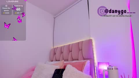 Snapshot of zarianaevanz chatting on September 20, 1:52 am Zariana online show from September 20, 1:52 am