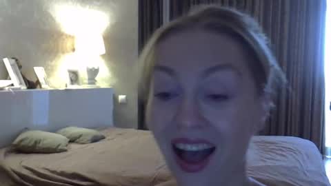 Zarina Swift online show from October 22, 4:26 am