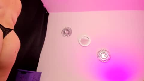 Zaritha Li online show from September 12, 10:28 am