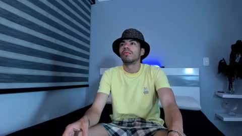 zaynshadow_ online show from October 20, 6:51 am