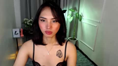 zelainalovetocum online show from March 6, 6:26 pm