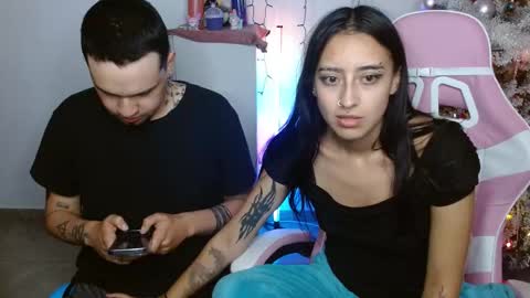 Zelda And Kuro online show from November 25, 7:18 am