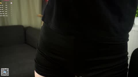 Emilia online show from October 7, 1:45 am