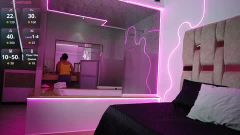 zenda_biancha online show from April 9, 11:38 am