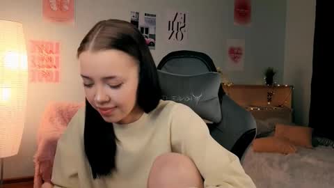 Lara online show from February 28, 7:40 pm