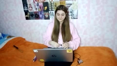 zeniabrossoit online show from April 9, 12:44 pm