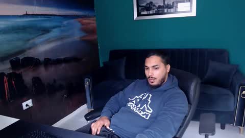 Snapshot of zenobaro chatting on October 14, 7:33 am zenobaro online show from October 14, 7:33 am