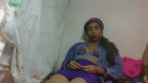 Snapshot of zeolineess chatting on October 7, 8:54 am zeolineess online show from October 7, 8:54 am