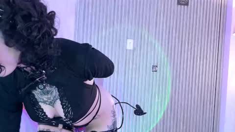    online show from November 13, 3:15 pm