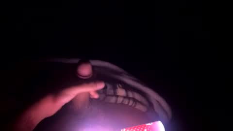 zerotwo5 online show from December 3, 12:06 pm