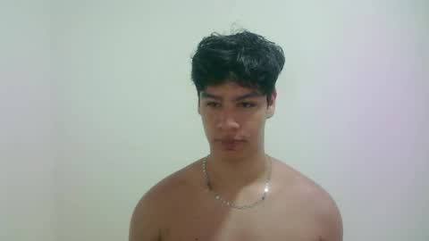 zeus_183 online show from May 14, 12:20 am