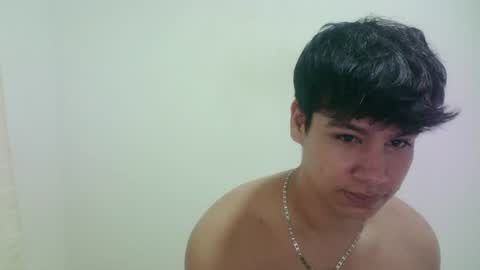 zeus_183 online show from July 8, 5:22 am