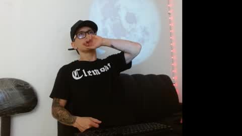 zeus online show from May 20, 4:53 am