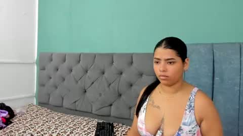 zeynep_20_ online show from July 21, 3:36 pm