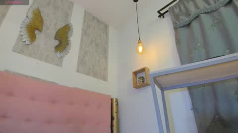 ZHAMIRA  ANDRES online show from October 19, 12:26 am