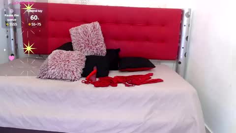 ZHAMIRA  ANDRES online show from March 8, 8:25 pm