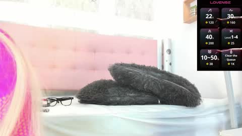 ZHAMIRA  ANDRES online show from March 9, 11:09 pm