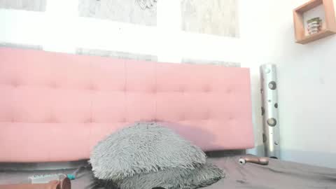 ZHAMIRA  ANDRES online show from April 15, 9:04 pm