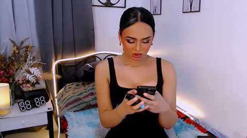 Zia online show from October 20, 7:30 pm