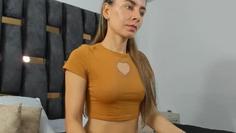 ziataylor online show from February 25, 4:32 pm