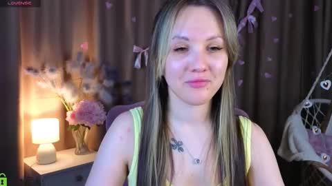 Zlata  Mon Tue Thu Fri Sun Sa GMT 3 0000pm - 0600pm  online show from February 15, 8:02 am