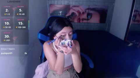 Z O E online show from November 19, 9:35 pm