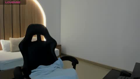 Zoe  online show from March 27, 12:28 pm