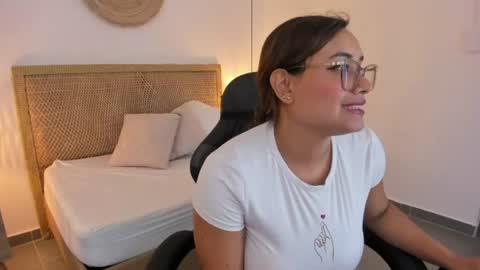 Zoe  online show from June 10, 4:17 pm