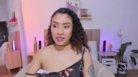 Zoe Gruber online show from January 17, 1:26 am