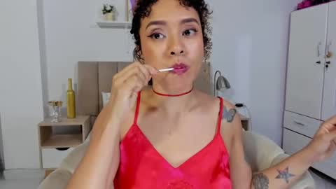 Zoe Gruber online show from July 5, 4:19 am