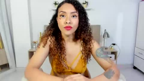 Zoe Gruber online show from June 24, 12:39 am