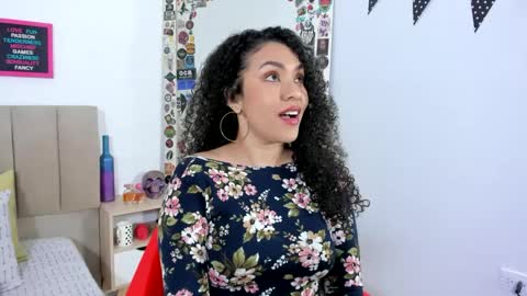 Snapshot of zoe_gruber chatting on January 22, 12:27 am Zoe Gruber online show from January 22, 12:27 am