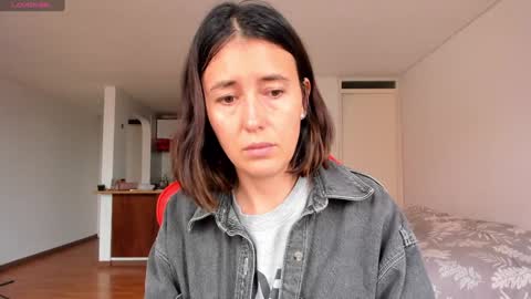 Snapshot of zoe_jeane_beker chatting on December 5, 9:33 pm ZOE online show from December 5, 9:33 pm